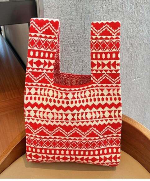 Geometric Pattern Purse In Red - Picture 2 of 3